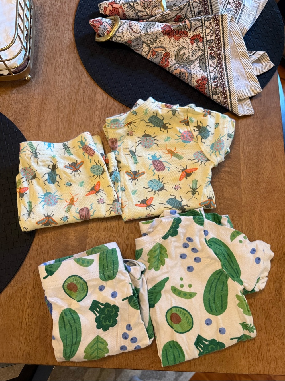2 Sets of Short Sleeve Pajamas